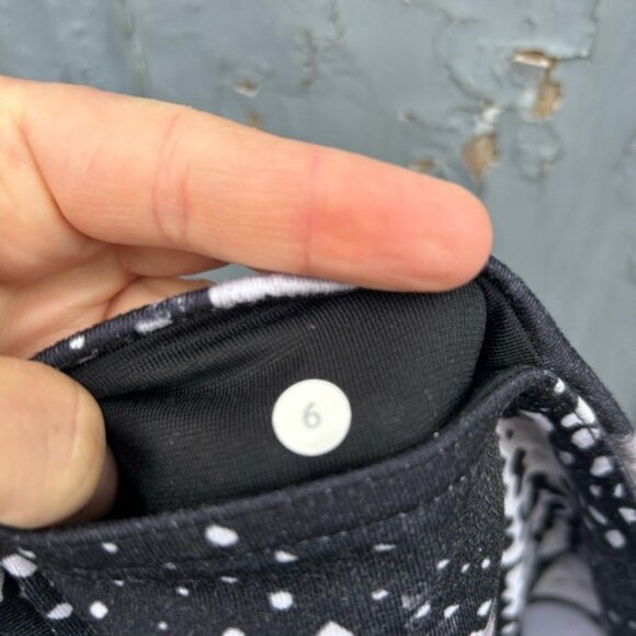 Lululemon Wunder Under Pant, size 6 - Picture 12 of 12